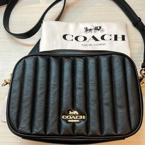 Coach Jes Black Crossbody With Linear Quilting Dust Bag Brand New
Orig 428